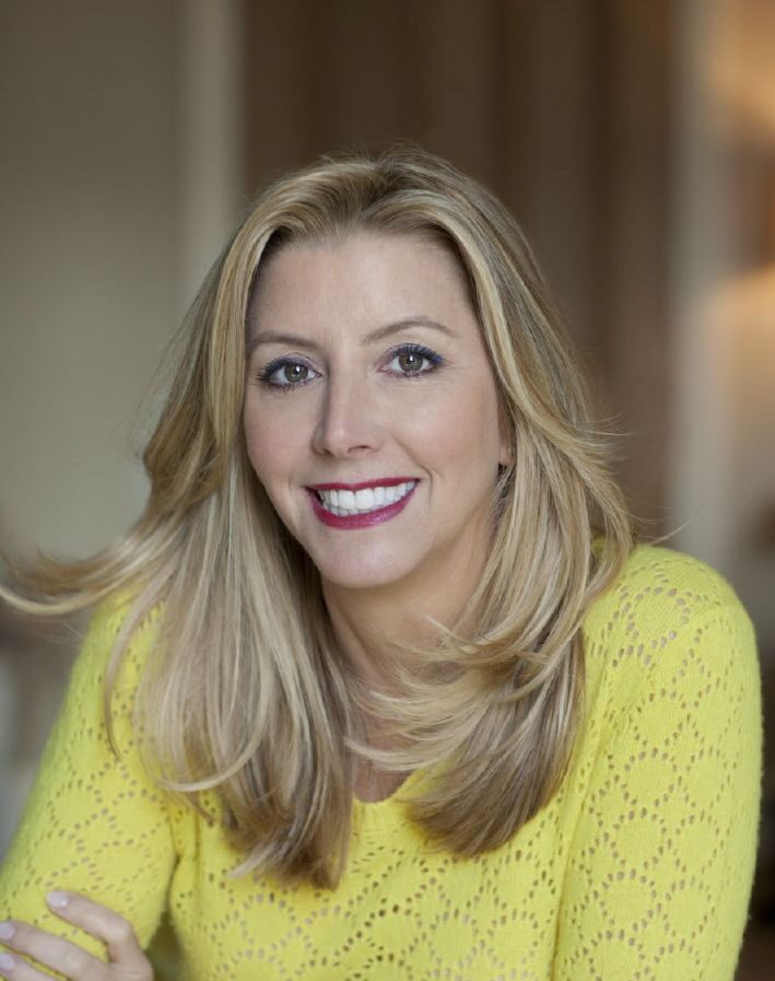 Sara-Blakely-cover-picture- By Gillian Zoe Segal - Self-photographed, CC BY-SA 4.0, https://commons.wikimedia.org/w/index.php?curid=37994257